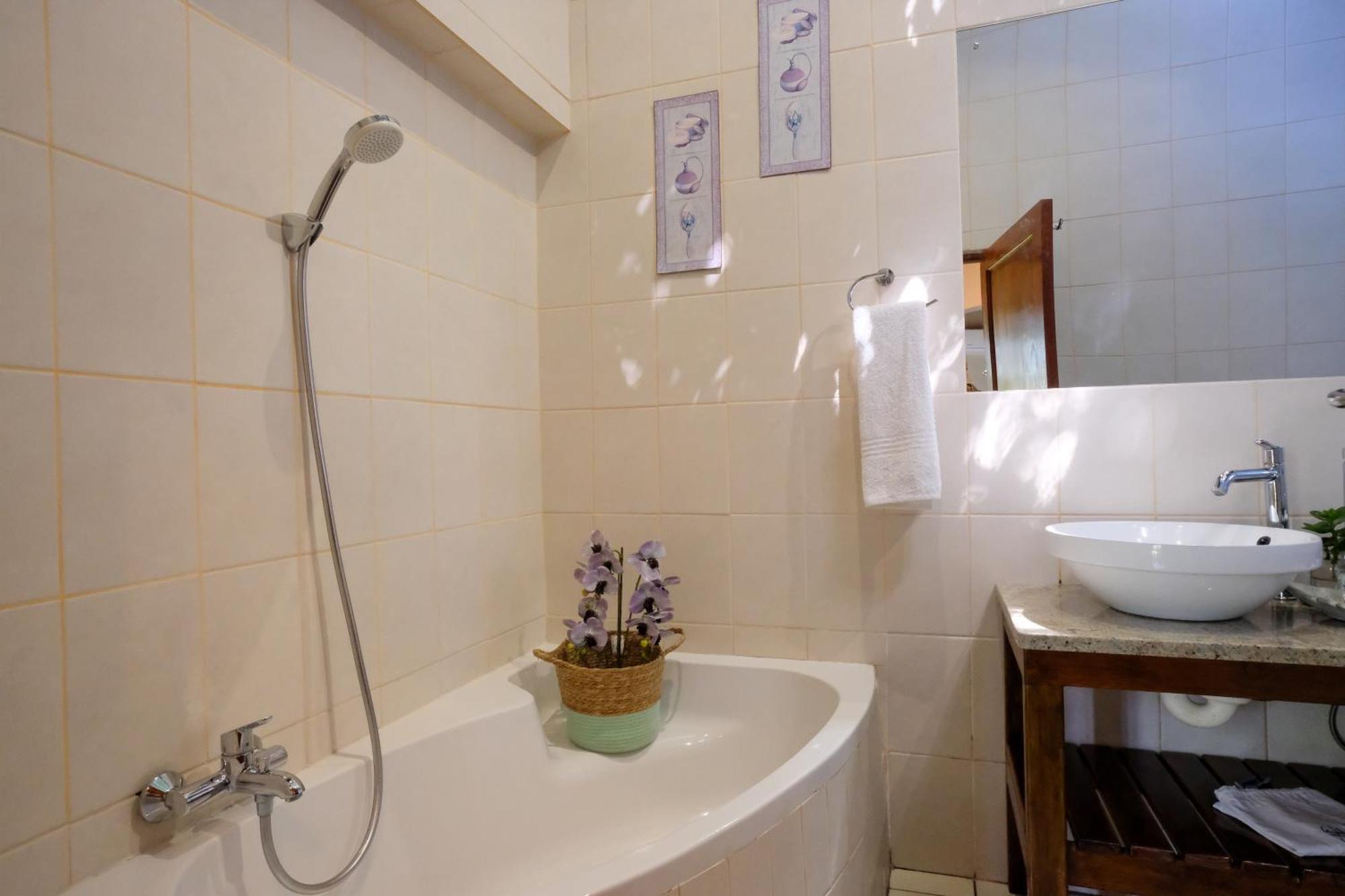 Whalesong Guest House St Lucia Exterior photo